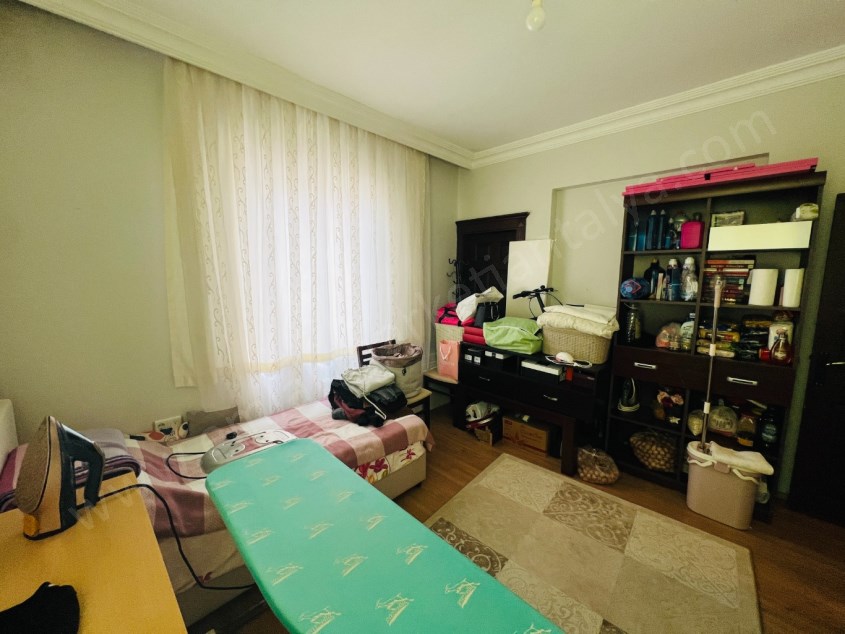 MEYDAN KAVŞAĞINA 1 DK. ASANSÖRLÜ 3+1 ARAKAT