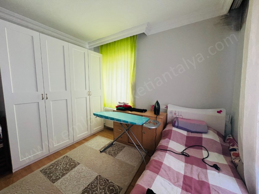 MEYDAN KAVŞAĞINA 1 DK. ASANSÖRLÜ 3+1 ARAKAT