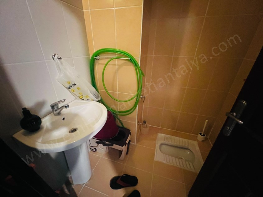 MEYDAN KAVŞAĞINA 1 DK. ASANSÖRLÜ 3+1 ARAKAT