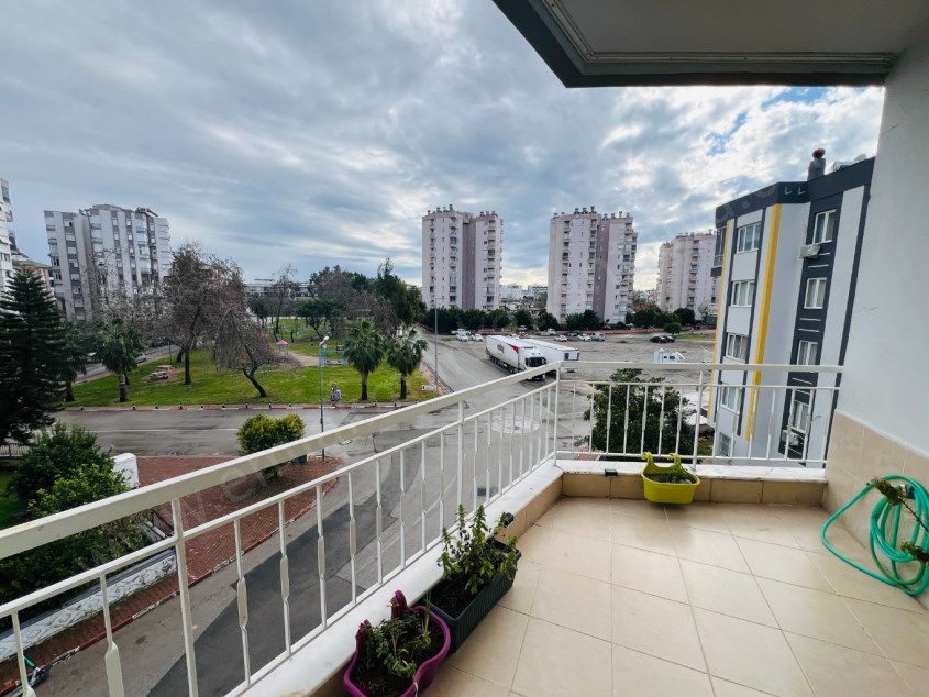 MEYDAN KAVŞAĞINA 1 DK. ASANSÖRLÜ 3+1 ARAKAT