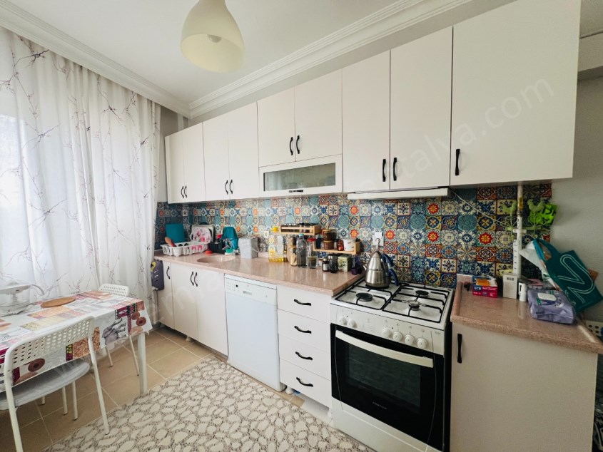 MEYDAN KAVŞAĞINA 1 DK. ASANSÖRLÜ 3+1 ARAKAT