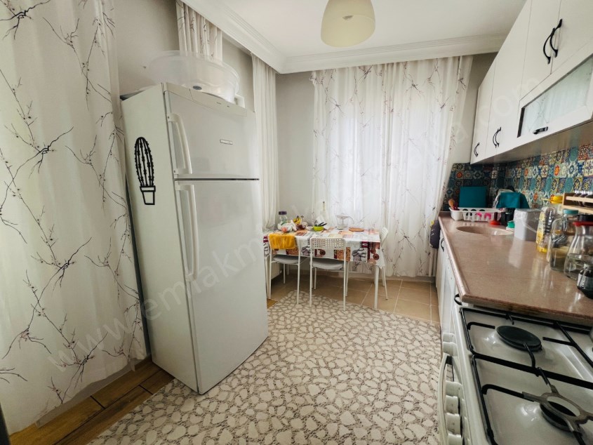 MEYDAN KAVŞAĞINA 1 DK. ASANSÖRLÜ 3+1 ARAKAT