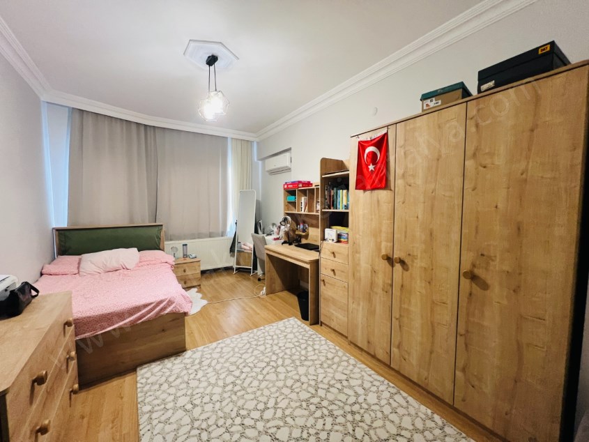 MEYDAN KAVŞAĞINA 1 DK. ASANSÖRLÜ 3+1 ARAKAT
