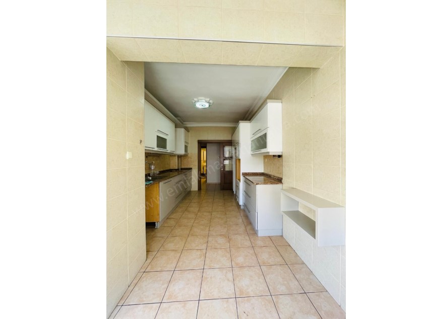 ZERDALİLİĞİN EN MUHTEŞEM LOKASYONUNDA ASANSÖRLÜ AYRI MUTFAK 3+1