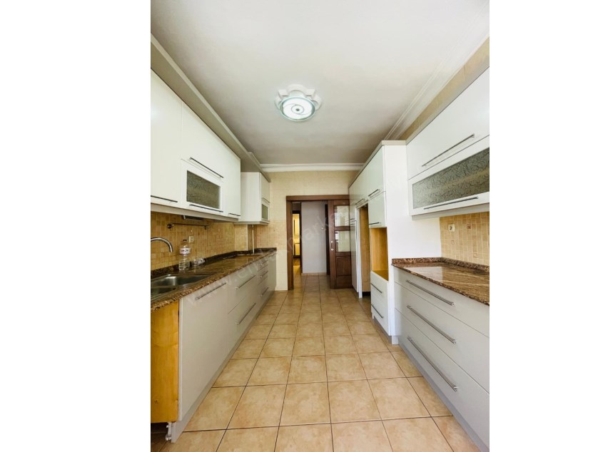 ZERDALİLİĞİN EN MUHTEŞEM LOKASYONUNDA ASANSÖRLÜ AYRI MUTFAK 3+1