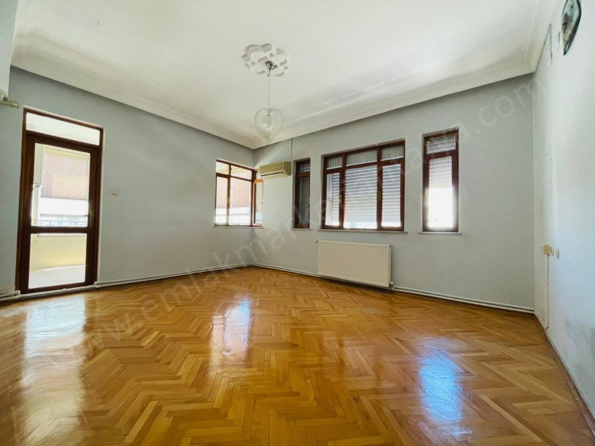 ZERDALİLİĞİN EN MUHTEŞEM LOKASYONUNDA ASANSÖRLÜ AYRI MUTFAK 3+1