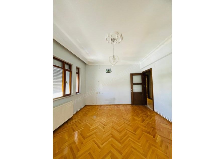 ZERDALİLİĞİN EN MUHTEŞEM LOKASYONUNDA ASANSÖRLÜ AYRI MUTFAK 3+1