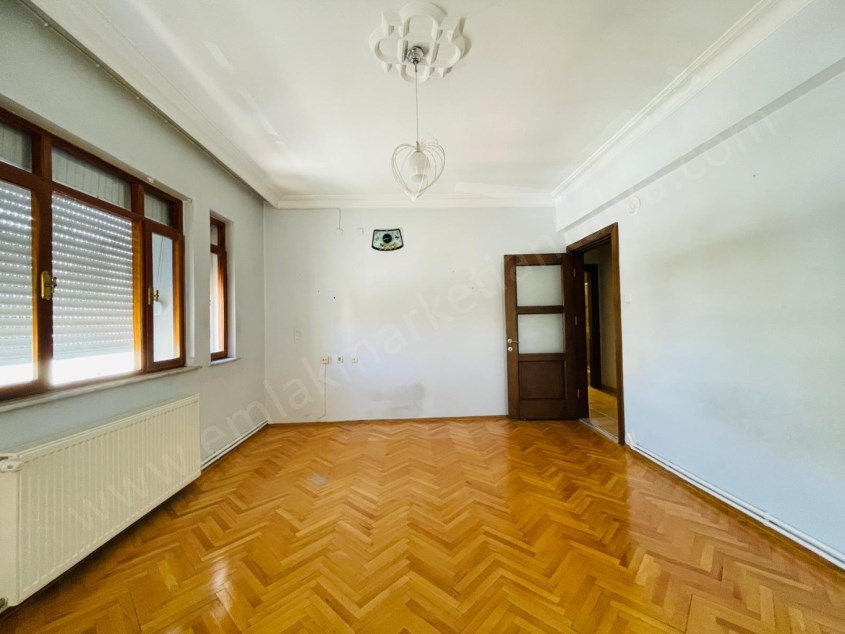 ZERDALİLİĞİN EN MUHTEŞEM LOKASYONUNDA ASANSÖRLÜ AYRI MUTFAK 3+1