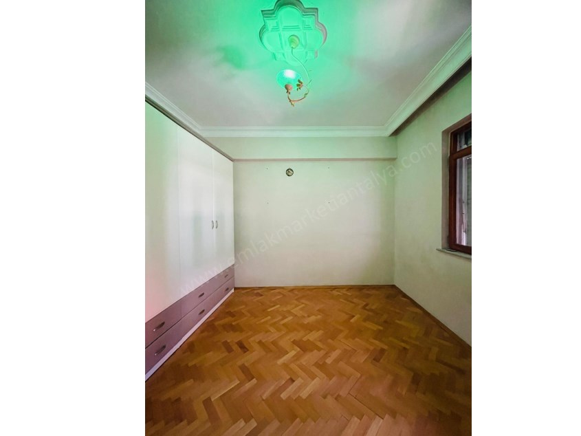 ZERDALİLİĞİN EN MUHTEŞEM LOKASYONUNDA ASANSÖRLÜ AYRI MUTFAK 3+1