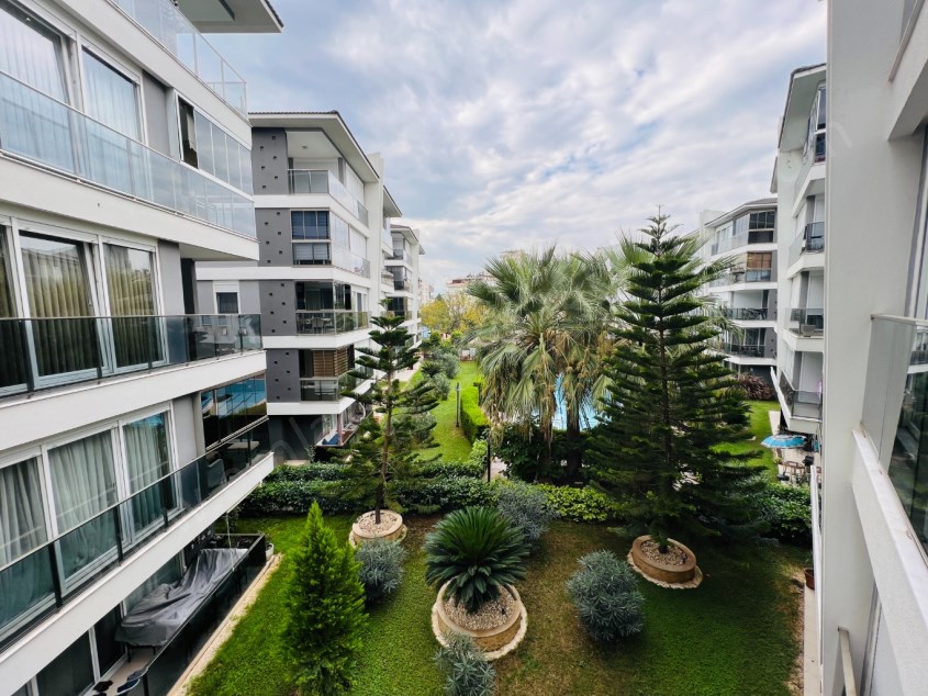 MEYDANKAVAĞINDA FULL DONANIMLI SİTE İÇİ ARAKAT 3+1