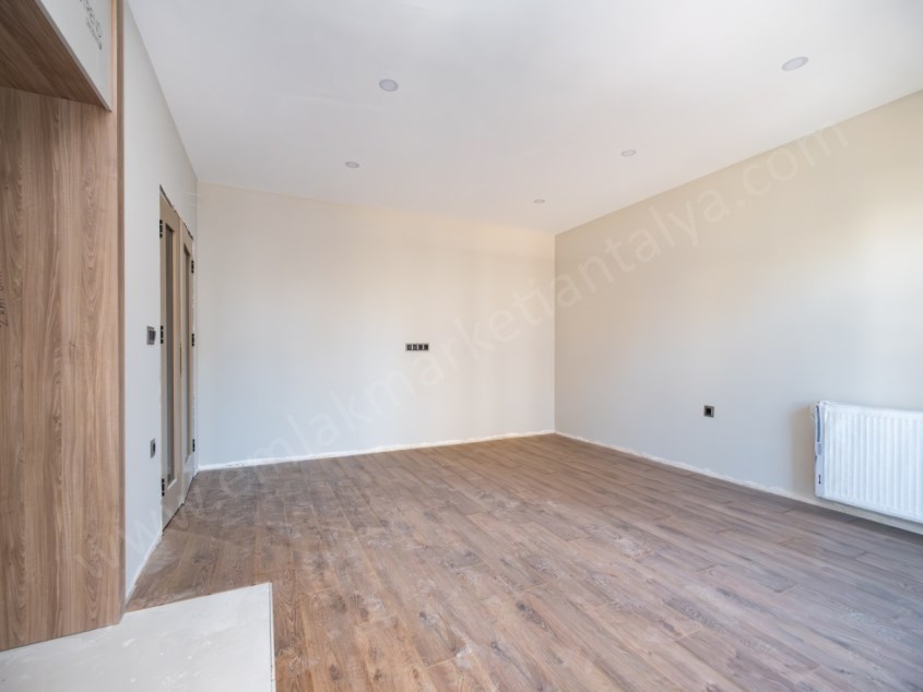 ZERDALİLİKTE KATTA GENİŞ LÜKS 1+1 LER   