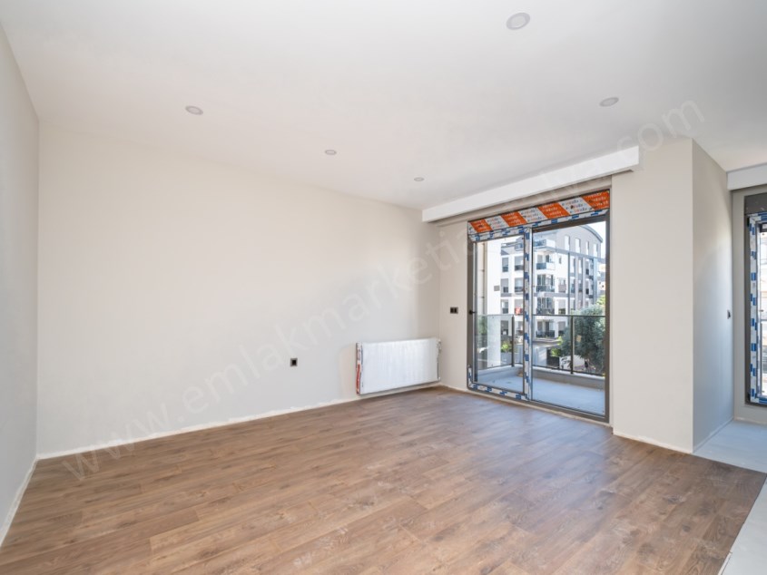 ZERDALİLİKTE KATTA GENİŞ LÜKS 1+1 LER   