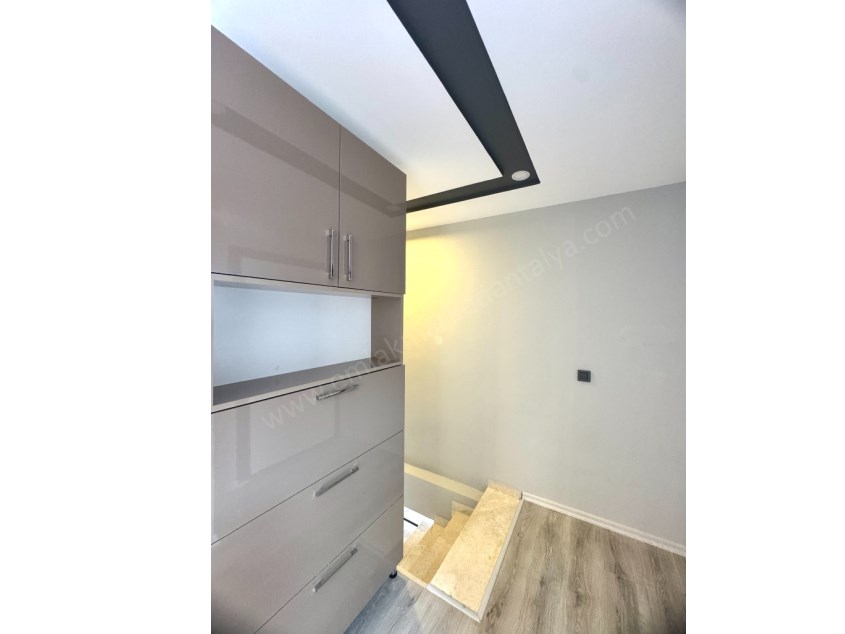 MEYDANKAVAĞINDA FULL YAPILI GENİŞ 3+1 FIRSAT DAİRE