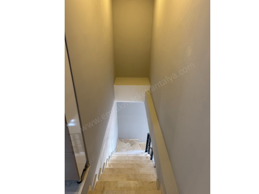 MEYDANKAVAĞINDA FULL YAPILI GENİŞ 3+1 FIRSAT DAİRE