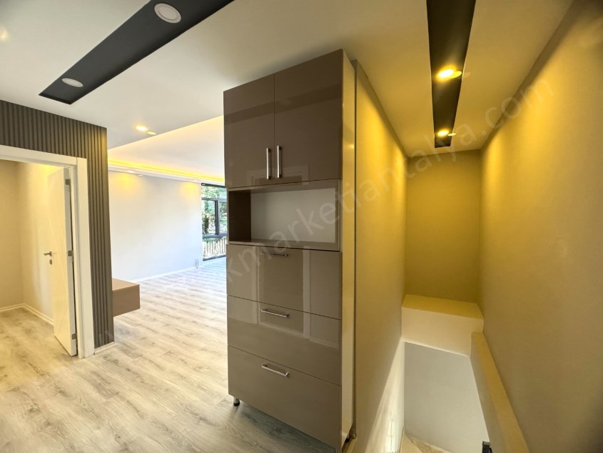MEYDANKAVAĞINDA FULL YAPILI GENİŞ 3+1 FIRSAT DAİRE