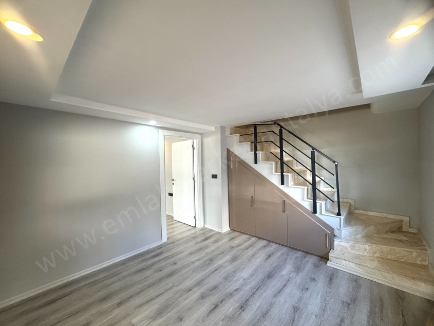 MEYDANKAVAĞINDA FULL YAPILI GENİŞ 3+1 FIRSAT DAİRE
