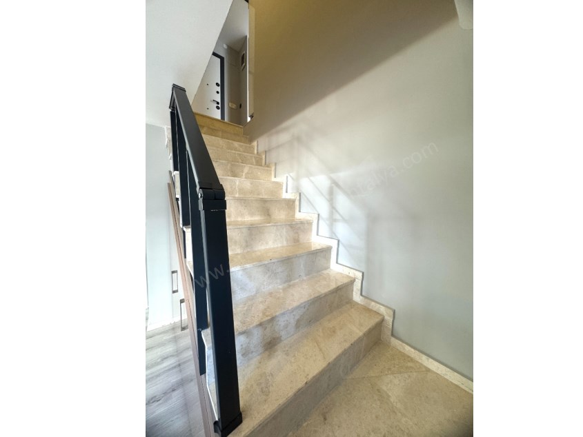 MEYDANKAVAĞINDA FULL YAPILI GENİŞ 3+1 FIRSAT DAİRE