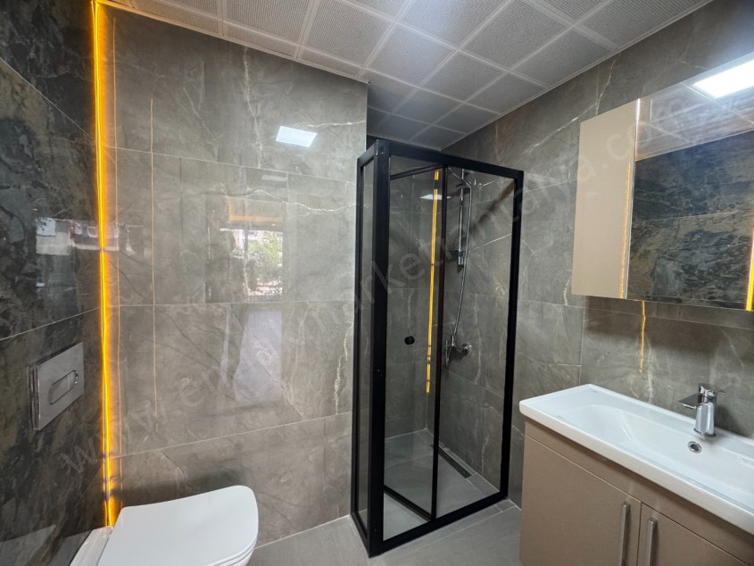 MEYDANKAVAĞINDA FULL YAPILI GENİŞ 3+1 FIRSAT DAİRE