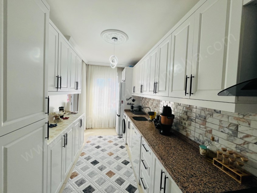 İÇİ FULL YAPILI GÜNEY CEPHE ASANSÖRLÜ FIRSAT ARAKAT 2+1