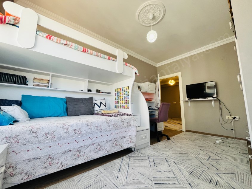 İÇİ FULL YAPILI GÜNEY CEPHE ASANSÖRLÜ FIRSAT ARAKAT 2+1