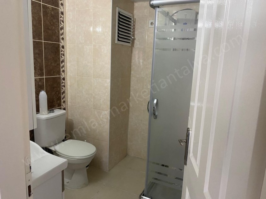 İÇİ FULL YAPILI EBEVEYN BANYOLU ASANSÖRLÜ FIRSAT ARAKAT 2+1