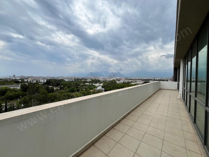 FULL DENİZ MANZARALI PLAZADA KİRALIK OFİS