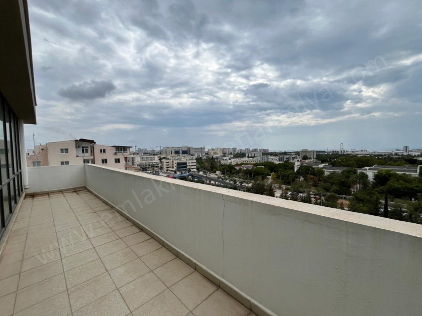 FULL DENİZ MANZARALI PLAZADA KİRALIK OFİS