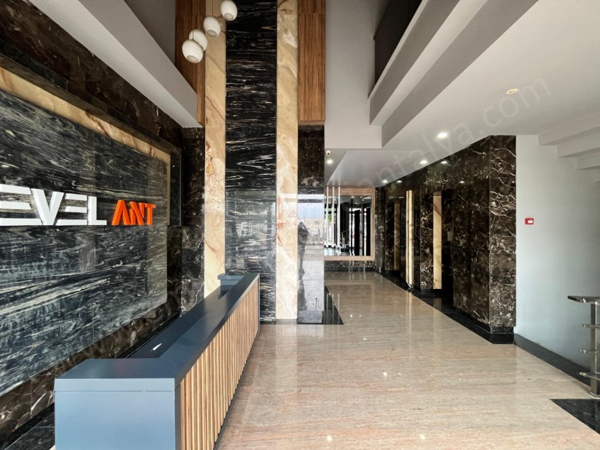 FULL DENİZ MANZARALI PLAZADA KİRALIK OFİS