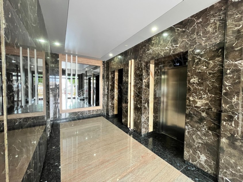 FULL DENİZ MANZARALI PLAZADA KİRALIK OFİS