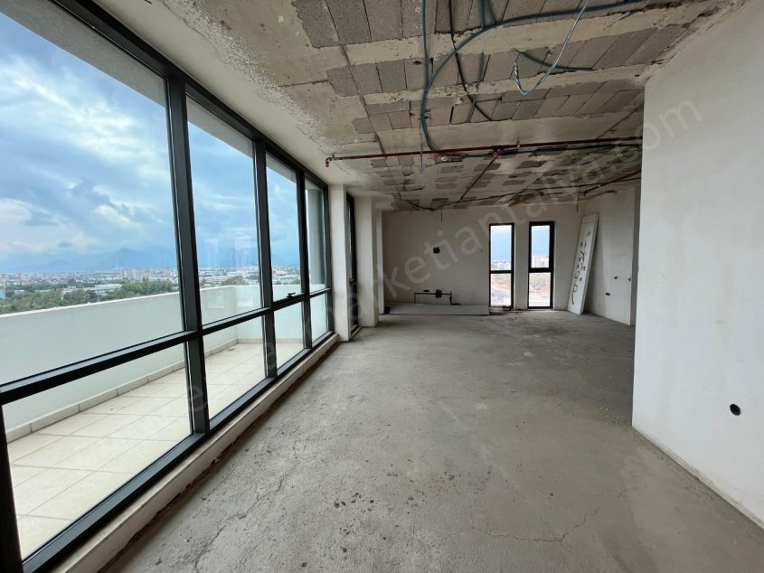 FULL DENİZ MANZARALI PLAZADA KİRALIK OFİS