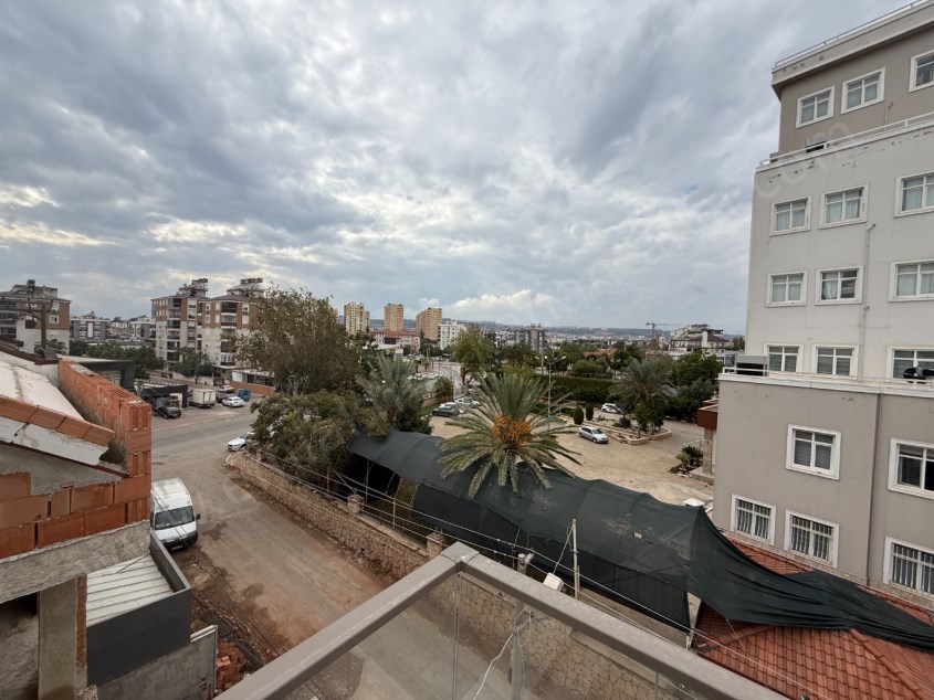 HASTANEYE YÜRÜME MESAFESİNDE GENİŞ KULLANIŞLI 1+1 DUBLEKS