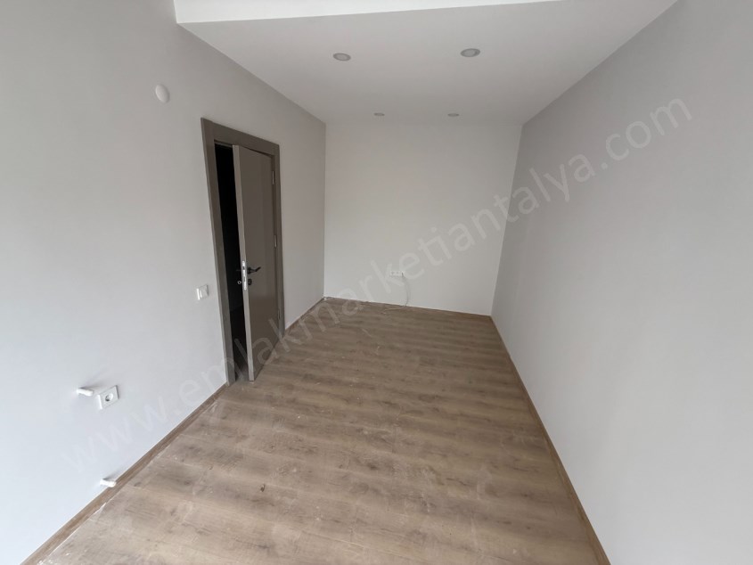 HASTANEYE YÜRÜME MESAFESİNDE GENİŞ KULLANIŞLI 1+1 DUBLEKS