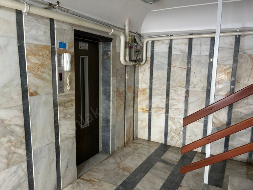 KONYAALTI CADDESİNE 2 SOKAK MESAFEDE, GENİŞ. ASANSÖRLÜ, KATTA 3+1