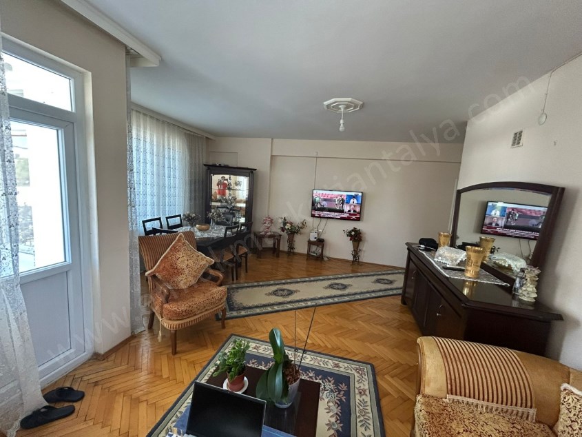 KONYAALTI CADDESİNE 2 SOKAK MESAFEDE, GENİŞ. ASANSÖRLÜ, KATTA 3+1
