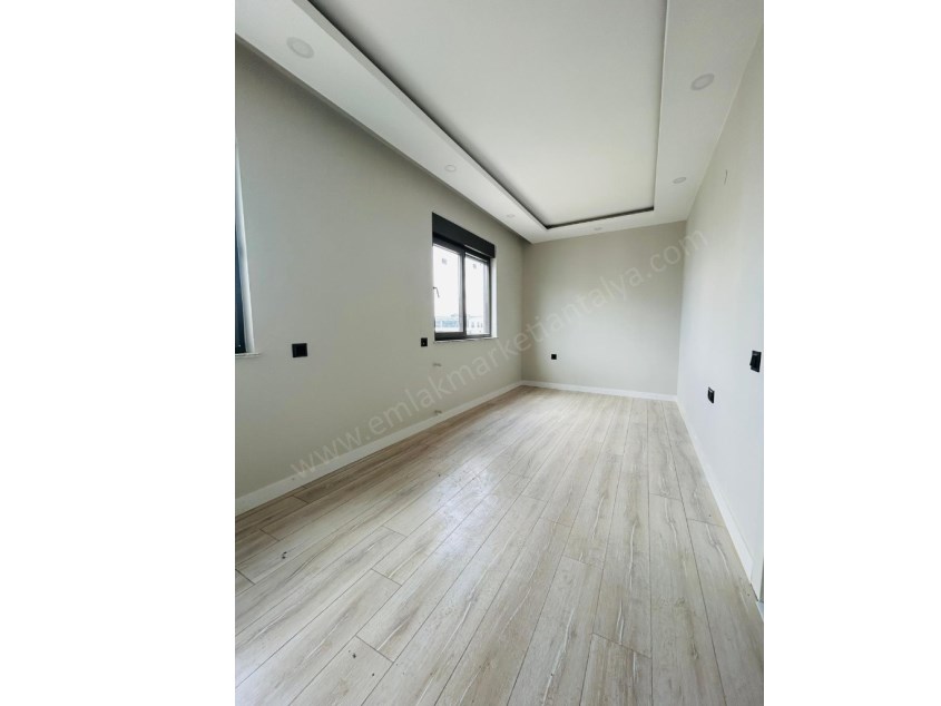 VARLIKTA ULTRA LÜKS ÖNÜ FULL AÇIK 5+1 DUBLEKS 