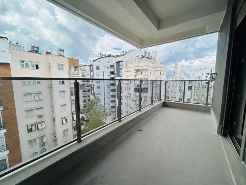 VARLIKTA ULTRA LÜKS ÖNÜ FULL AÇIK 5+1 DUBLEKS 