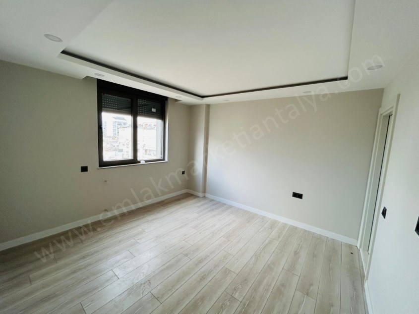 VARLIKTA ULTRA LÜKS ÖNÜ FULL AÇIK 5+1 DUBLEKS 