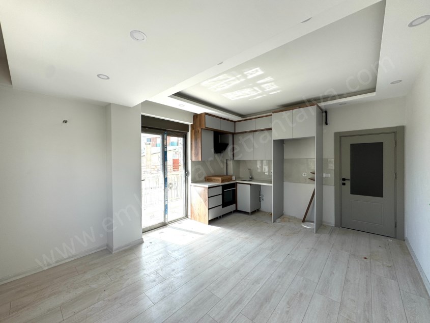 GÜVENLİK MAHALLESİNDE KATTA SIFIR 2+1 FIRSAT DAİRE