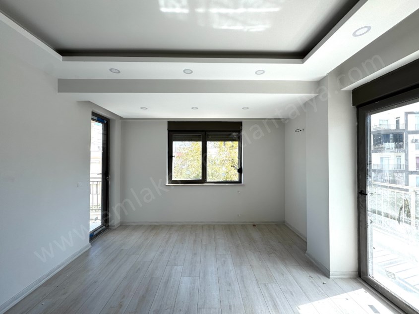 GÜVENLİK MAHALLESİNDE KATTA SIFIR 2+1 FIRSAT DAİRE