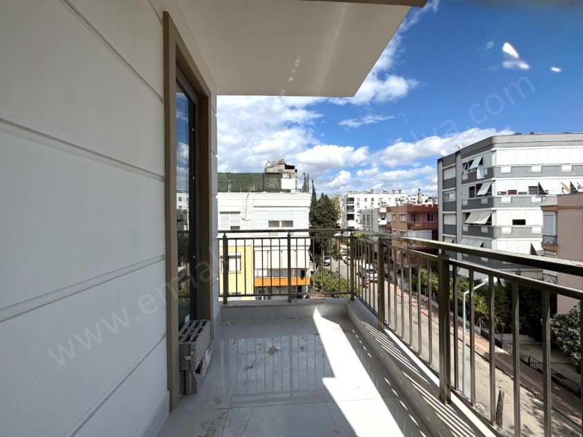 GÜVENLİK MAHALLESİNDE KATTA SIFIR 2+1 FIRSAT DAİRE