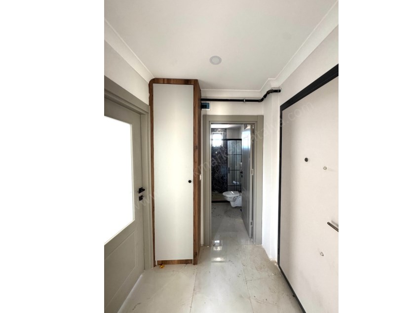 GÜVENLİK MAHALLESİNDE KATTA SIFIR 2+1 FIRSAT DAİRE