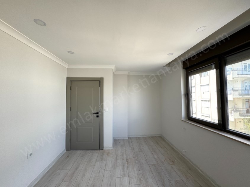 GÜVENLİK MAHALLESİNDE KATTA SIFIR 2+1 FIRSAT DAİRE