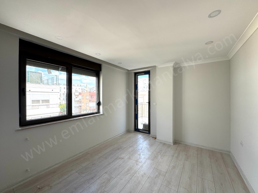 GÜVENLİK MAHALLESİNDE KATTA SIFIR 2+1 FIRSAT DAİRE