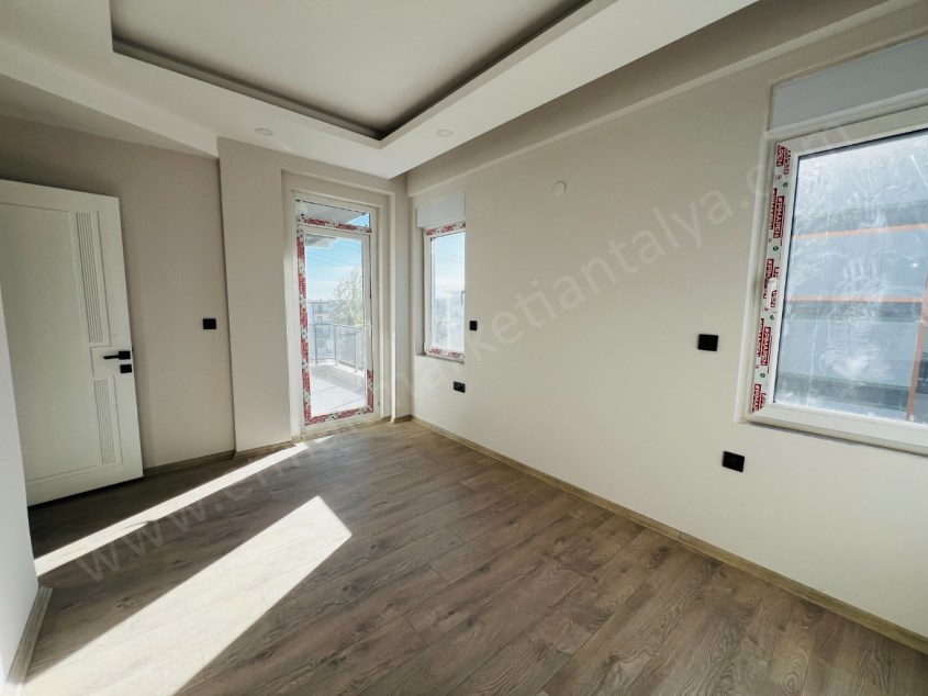 LÜKS SİTE İÇERİSİNDE KULLANIŞLI 1+1 DAİRE