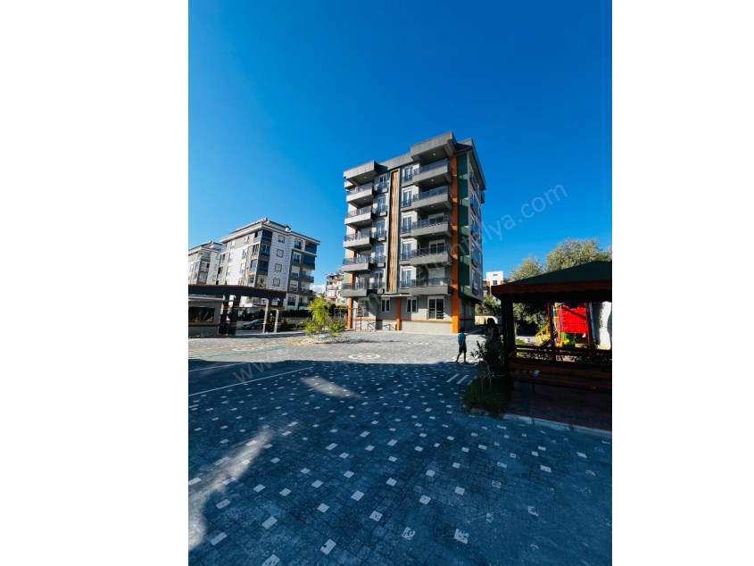 LÜKS SİTE İÇERİSİNDE KULLANIŞLI 1+1 DAİRE