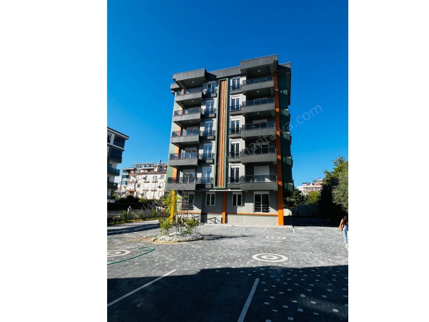 LÜKS SİTE İÇERİSİNDE AYRI MUTFAKLI MANZARALI 2+1 DAİRE
