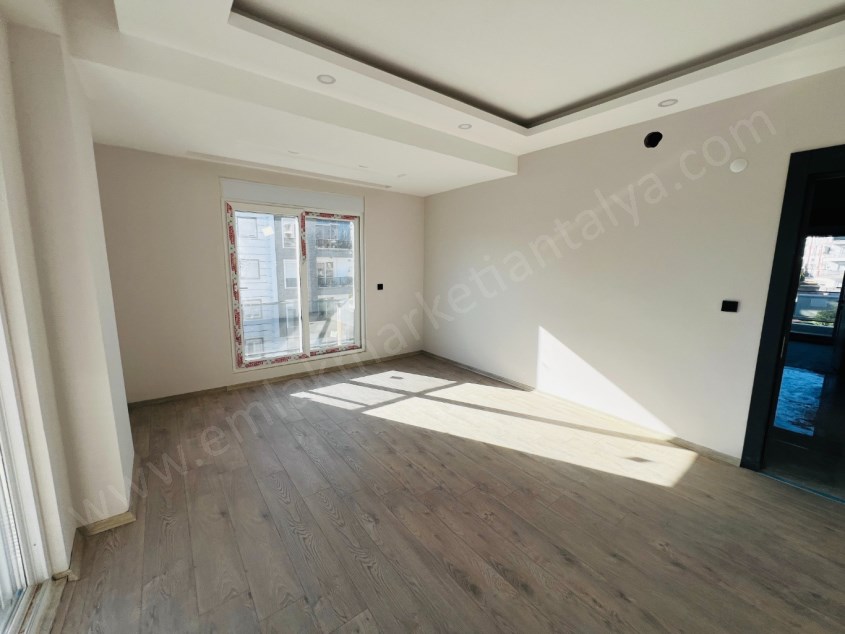 LÜKS SİTE İÇERİSİNDE AYRI MUTFAKLI MANZARALI 2+1 DAİRE