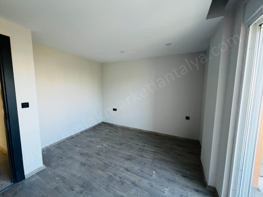 LÜKS SİTE İÇERİSİNDE AYRI MUTFAKLI MANZARALI 2+1 DAİRE