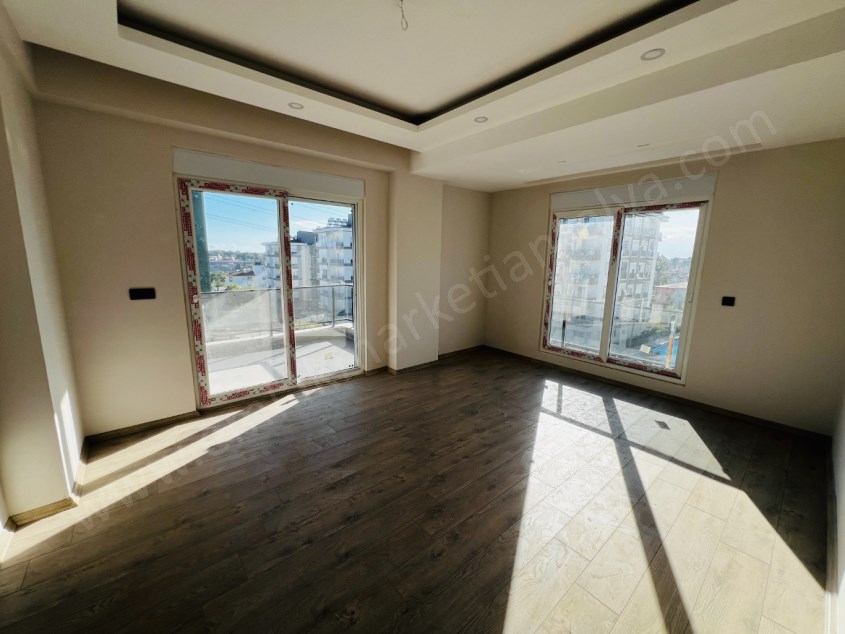 LÜKS SİTE İÇERİSİNDE AYRI MUTFAKLI MANZARALI 2+1 DAİRE
