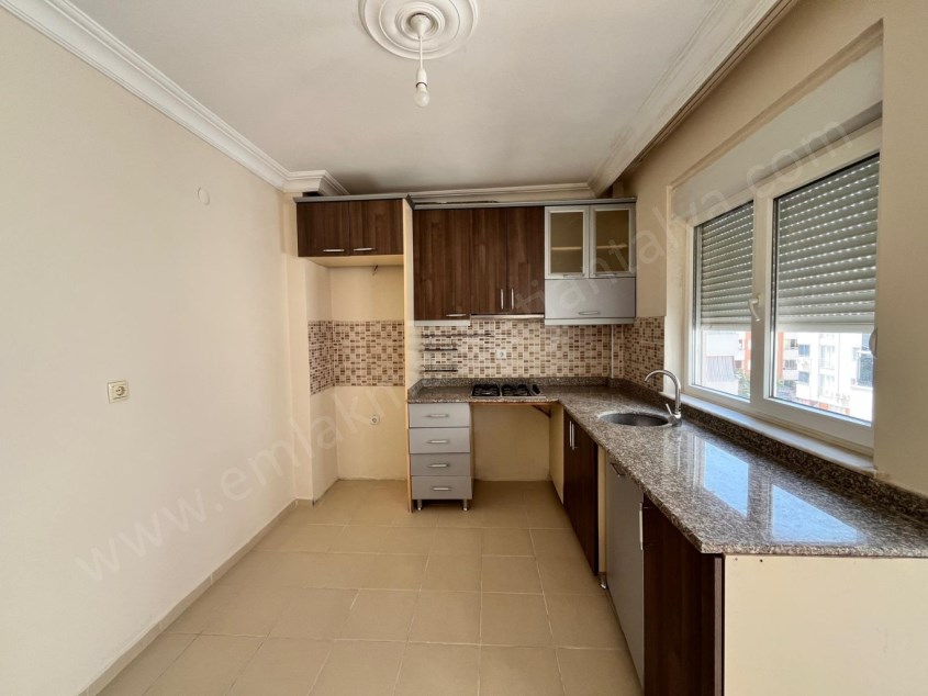 ASANSÖRLÜ AYRI MUTFAKLI DOĞALGAZ KAPIDA 3 BALKON 2 WC